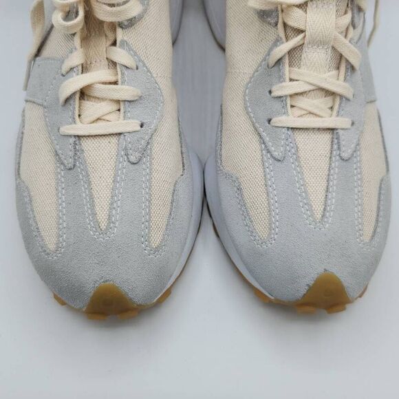 New Balance Women’s 327 Nimbus Cloud Beige Suede Sneakers Gum Sole Size 12 - Picture 2 of 9